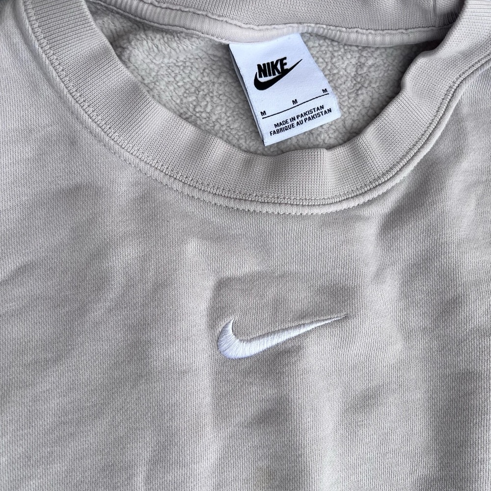 Nike Light Gray Crewneck Sweatshirt